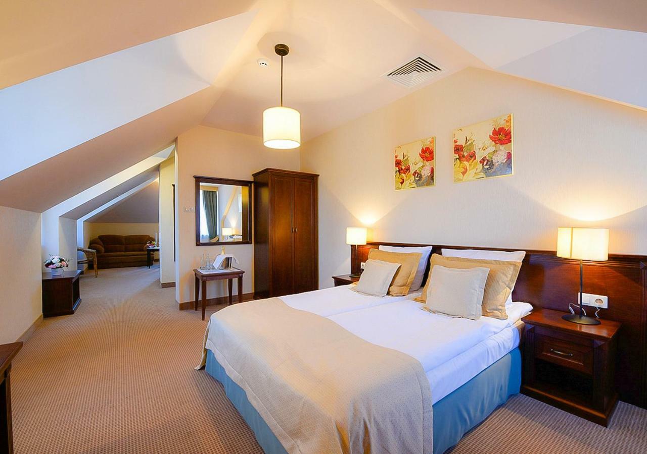 Hotel Nowodwory Ciechanowiec Esterno foto